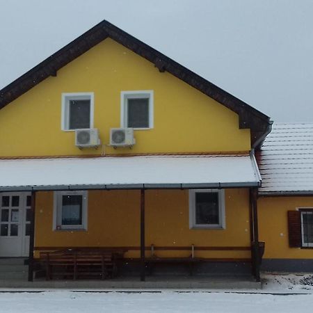 Hotel Benko Vendeghaz Kiskutas Exteriér fotografie